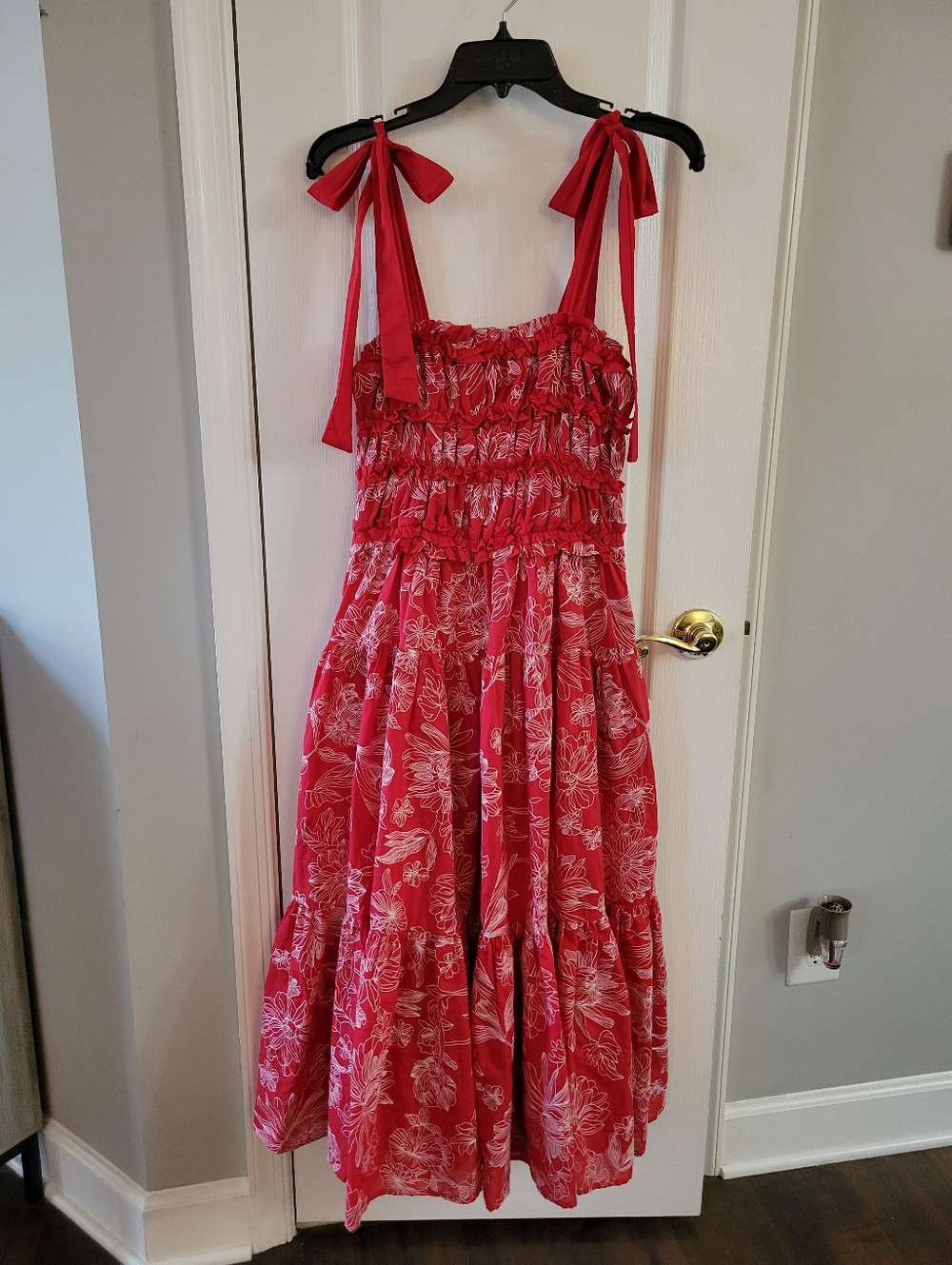En Saison Red Floral Embroidered Smocked Tiered Tie Shoulder Midi Dress Medium